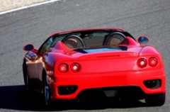 Ferrari fahren Rennstrecke