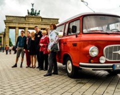 Berlin-Rundfahrt fuer 2 im DDR-Oldtimer